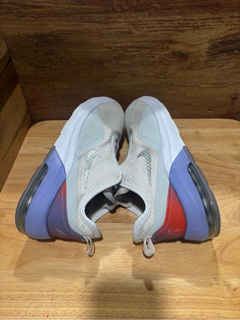 Nike Air Max Motion 2 Women’s Sneakers White/Multi-Color – Size 8.5